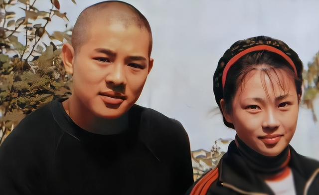 李连杰做梦也没想到，花几千万培养的女儿，竟给美国前妻做了嫁衣