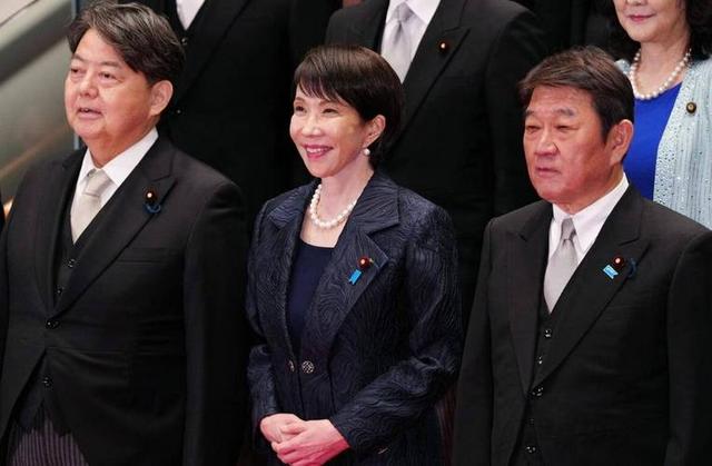 266：199！日本政坛“黑马”出现，对华态度有意思	，高市掩面痛哭