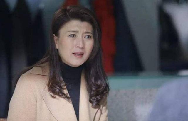 官方下场！闫学晶儿媳吃空饷传闻真相大白，原来她和孙涛处境一样