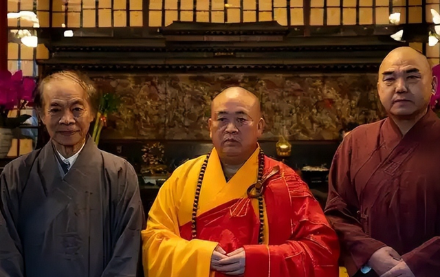释永信被查不到两月，祸水再起，五名女性只是冰山一角