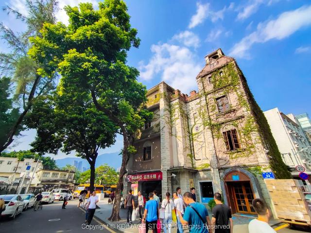 深圳这条街，曾经挤破头都难进入，现在扫码就进却为何没人去了？