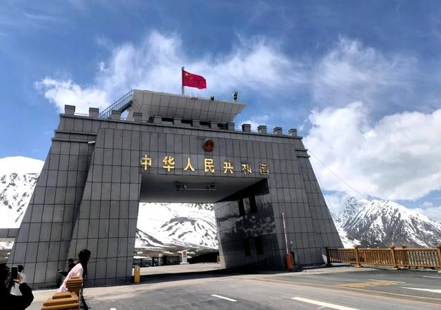 第18天 红其拉普 最高国门 盘龙古道 最多弯路 帕米尔之眼 最震撼的高山