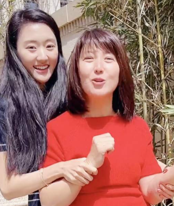 闫学晶哭穷风波大反转！儿子忍不住说出真相，有一点让那英说对了