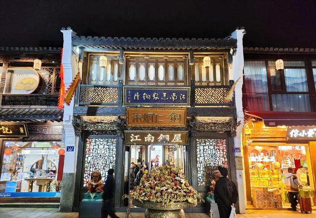 02年浙江男子得知铜价从3万涨到8万，囤铜125吨。随后做了一件事