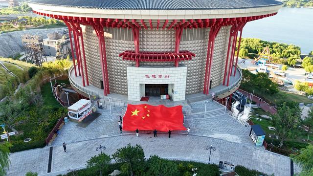 岱岳区：多点位点靓“中国红” 喜迎国庆氛围浓