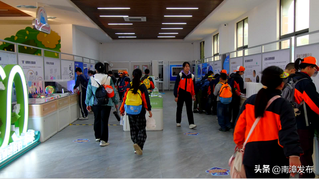 限时福利！南漳金秋菊展结束倒计时，入园参观送菊花……