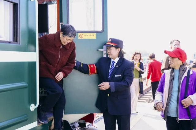 最近火了！杭州这个新开放公园，太好逛了