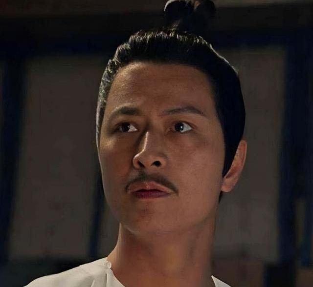演了83部戏都没红，颜值不输靳东演技不输张译，如今47岁还在拍戏