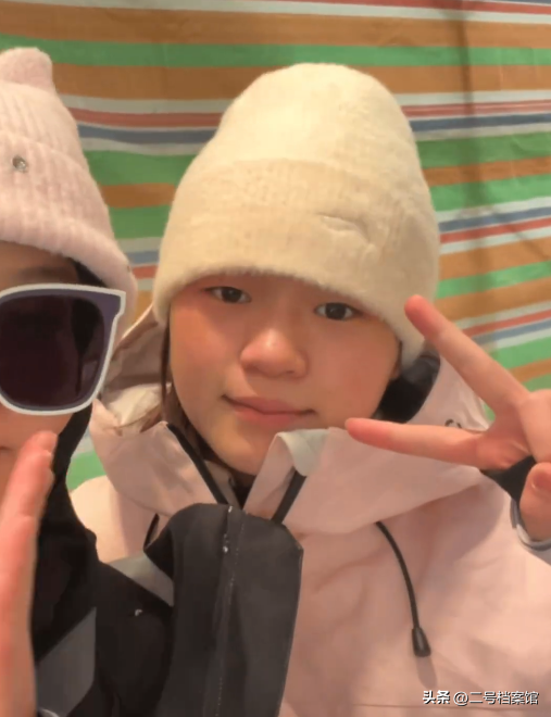 牛鬼蛇神现原形！全红婵新疆滑雪好倔强，恶心的一幕又出现了