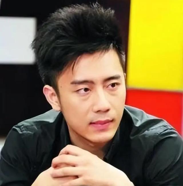 善恶终有报，曾经在求职节目里咄咄逼人的老板，如今竟沦落成这样