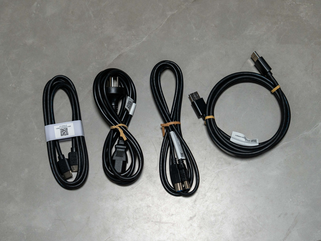 显示漏光太难受怎么办，选对游戏显示器，黑得通透玩的痛快