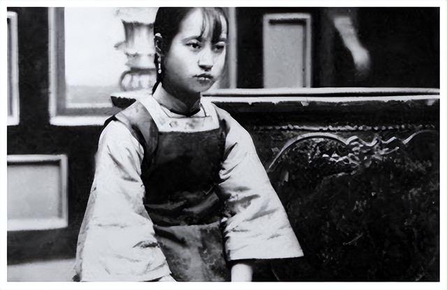 蒋介石唯一女儿有多美？先后嫁给他的 “死敌”，晚年继承天价遗产