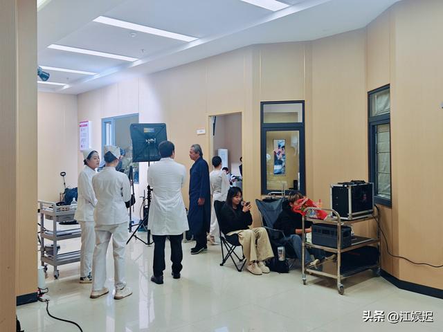 拍短剧这么赚？闲置地建基地赚 20 亿，带动周边生意，普通人也沾光