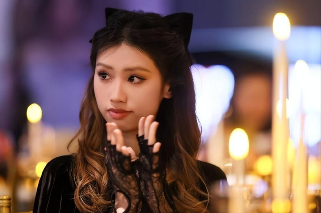 徐帆回应离婚五个月后，冯小刚再惹争议	，养女徐朵竟成了导火索