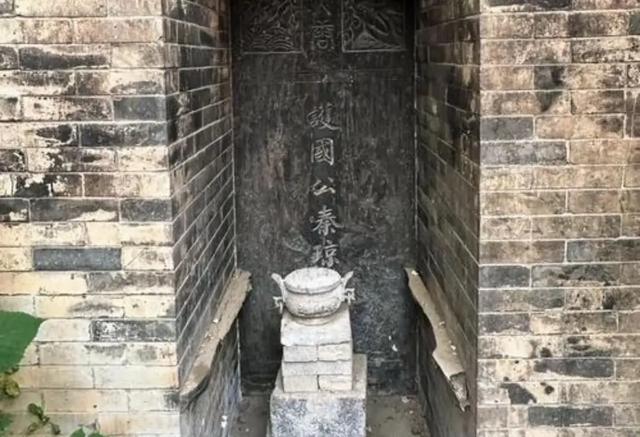 考古现场震撼墓碑上9个字揭穿千年骗局:尉迟恭竟是秦琼手下败将