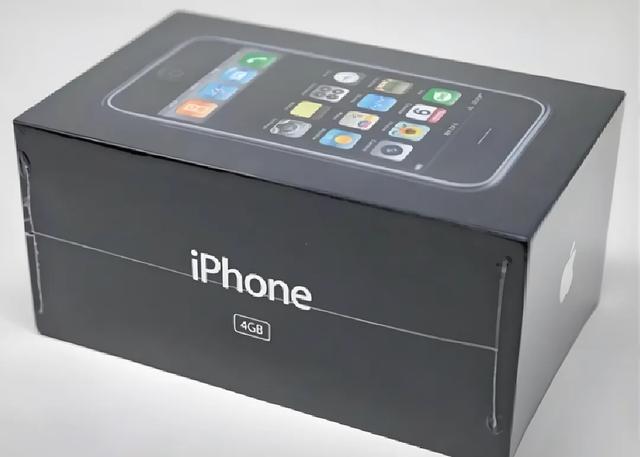 近期老款 iPhone 价格暴涨，居然拍出 59 万天价
