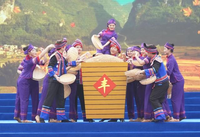 仫佬族最盛大的节日！广西罗城邀你这个周末来过依饭节咯~