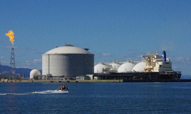 特朗普执政遭遇重重危机！去美元化加剧，南美多国抱团抗美