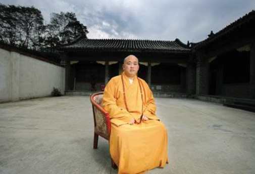 一天仨瓜！释永信被批捕	、王大陆认罪、贾乃亮被控卖假货，太意外