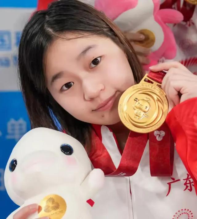 女双10米台决赛 陈芋汐掌敏洁金牌 全红婵王伟莹排第五名