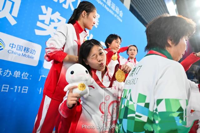 全红婵复出首秀夺冠，退出单人赛原因曝光，两处细节惹人落泪