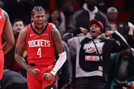 美媒预测各队夺冠概率：仅10队有机会，勇士4%，火箭7%，第一32%图片