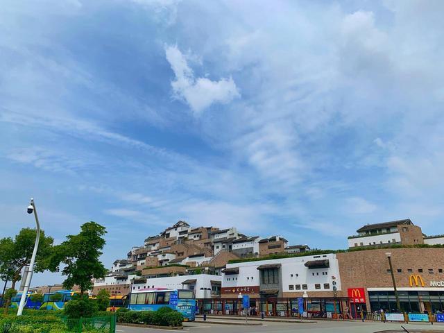 跟着男朋友到了舟山生活了一年了，说实话，我羡慕舟山的生活