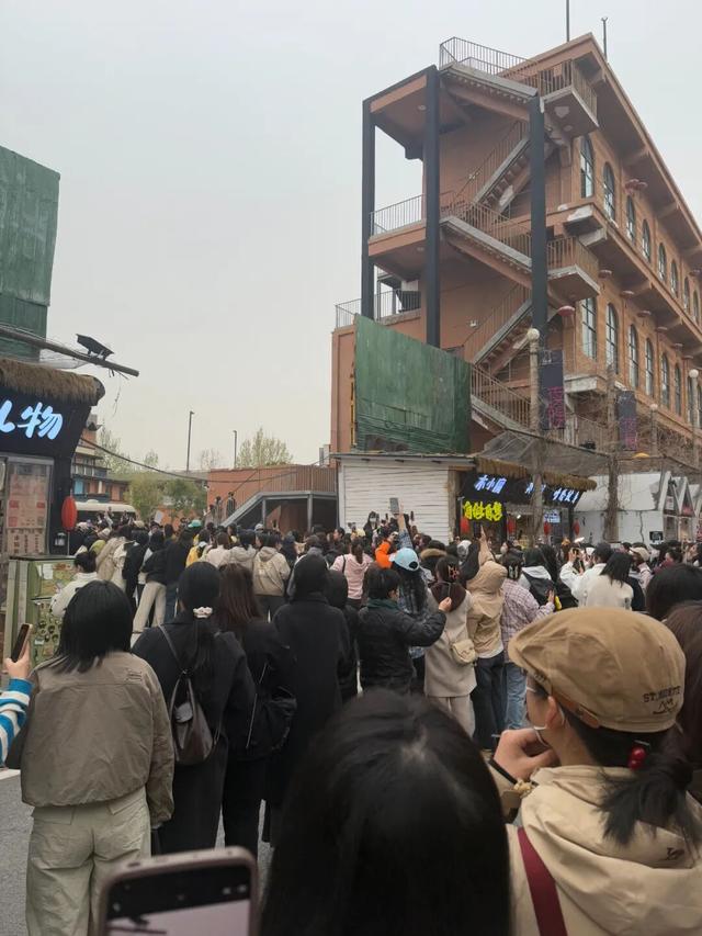 独自旅行，收获的「礼物」是一个爱人