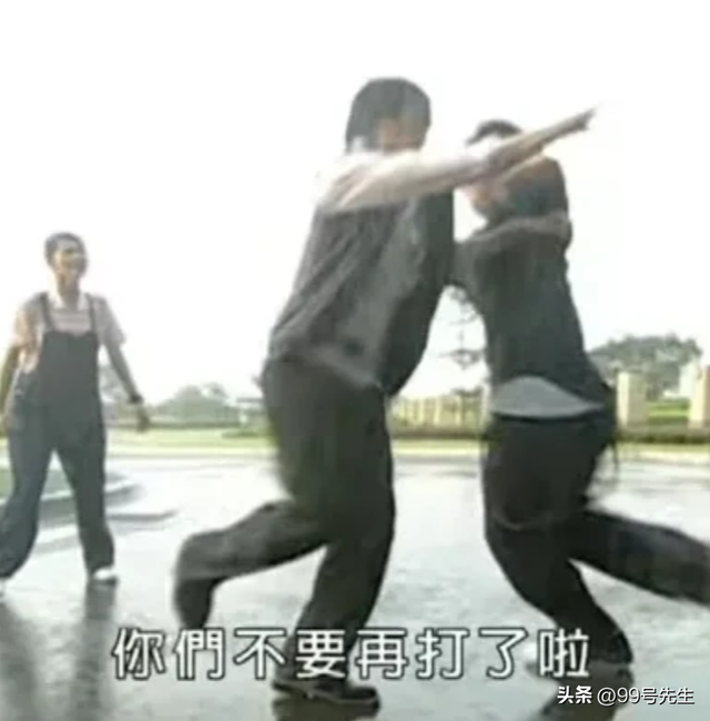“下雨这样发，去笑死你的朋友圈”