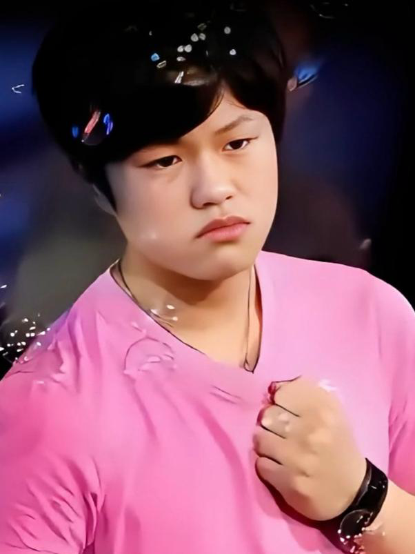 李双江儿子被曝在美国赌博输5800万，娱记紧急辟谣：李天一没出国