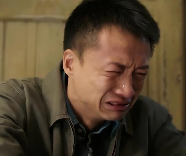 舅舅96年坐牢前买下京城5栋四合院，十年后出狱一看，当场懵了