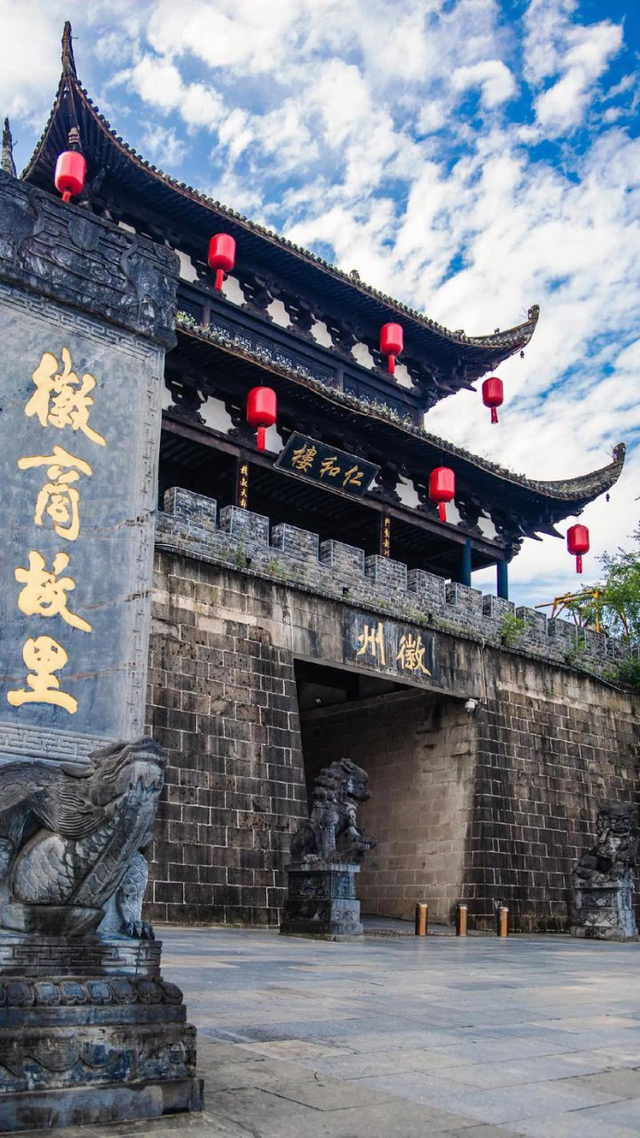 被“同款古城”劝退？从徽州到丽江，这四大古城凭实力打破套路