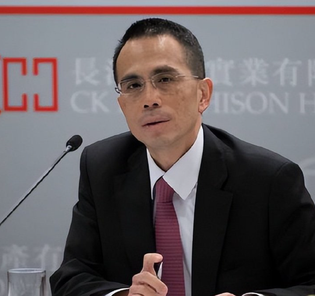 港口事件迎新转机，外交部再表态，看了李泽钜的事情我们想复杂了