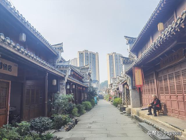 从百年老北街到七夕天街，郧西文旅打造鄂西北网红打卡第一城