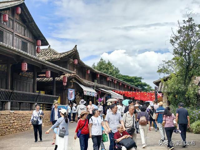 百年米轨迎国庆，芳华天梯揽新景！