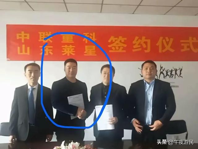 男子别停摩托车还骂人后续，身份被扒正脸曝光，警方介入拘留4天