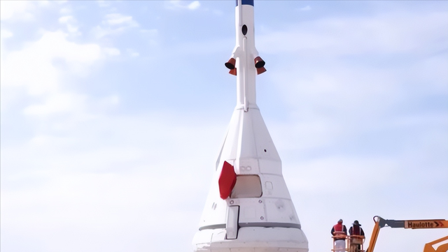 时隔27年！梦舟飞船零高度逃逸试验圆满成功，载人登月添里程碑！