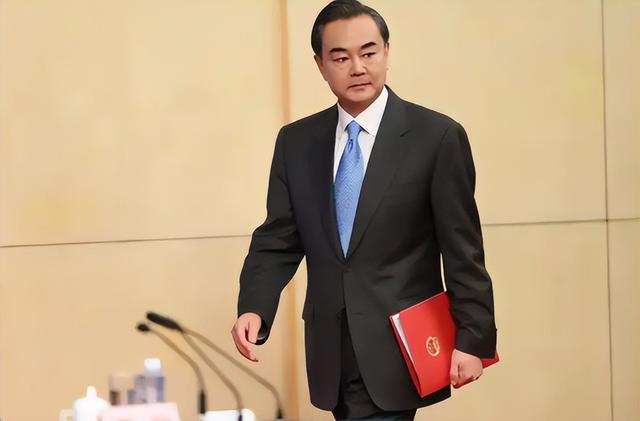 特朗普已做好开战准备？王毅警告：中美一旦冲突，结局只有一个！