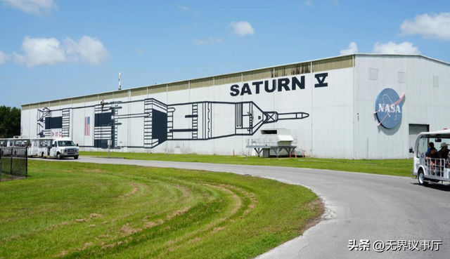 SpaceX 月球合同面临竞争，马斯克怒怼达菲笨蛋，NASA 权力博弈浮现