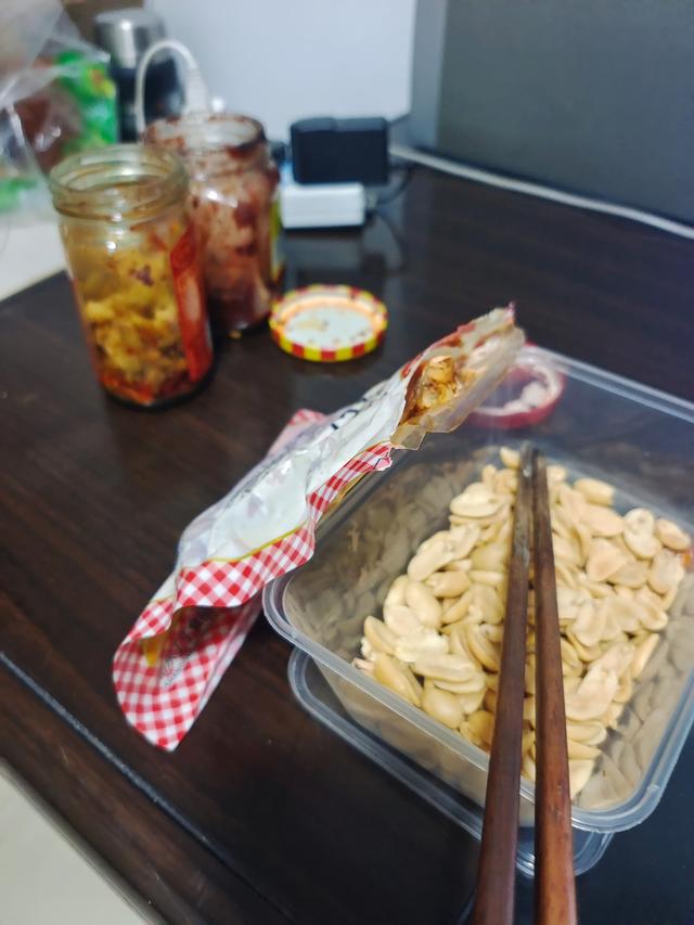 《岁末，有多少人和我一样在敬自己》