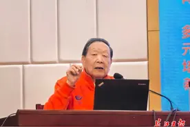 李德仁院士为青少年寄语：从小立大志，长大做栋梁图片