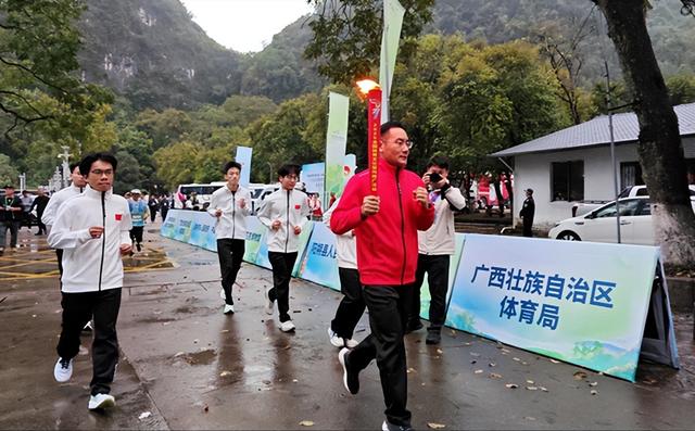 34天1300公里！男子从北京跑步到上海，跑坏5双鞋瘦了10斤