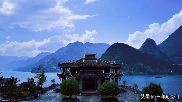 入蜀记·过巫山凝真观——【宋】陆游