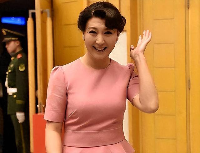 闫学晶事件后续又来了！官媒批评毫不留情，终为自己口无遮拦买单