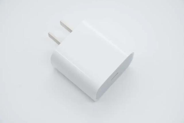 苹果40W动态快充登场，一览往年苹果PD快充低压MOS用料