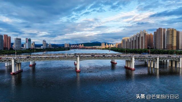 东北这座小城，比哈尔滨更具性价比，物价不高风景漂亮适合旅居