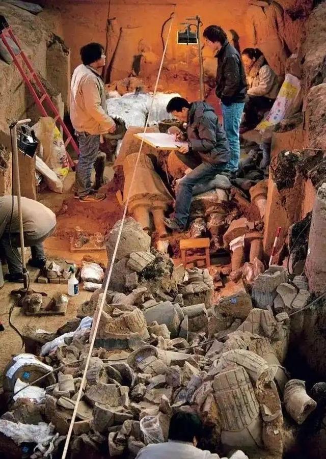 中国的龙脉上埋了3个人：一个挖不了，一个不敢挖，一个不能挖