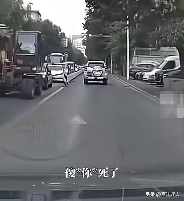 00后开车撞人后续，已被刑事拘留，账号身份曝光，是本地摄影师