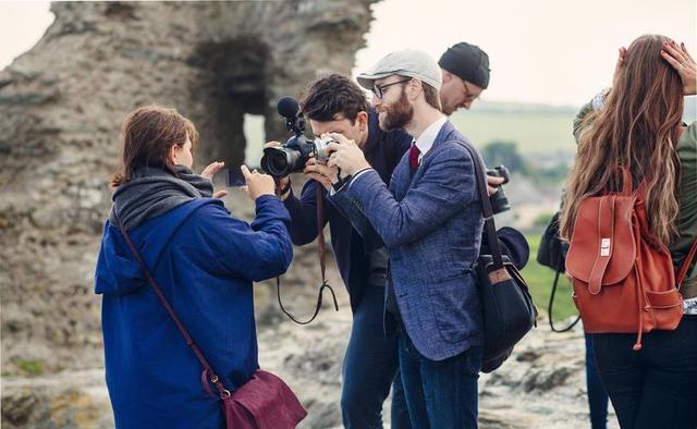 从骆驼商队到二维码，中国退税提速40%，购物热潮再掀新篇