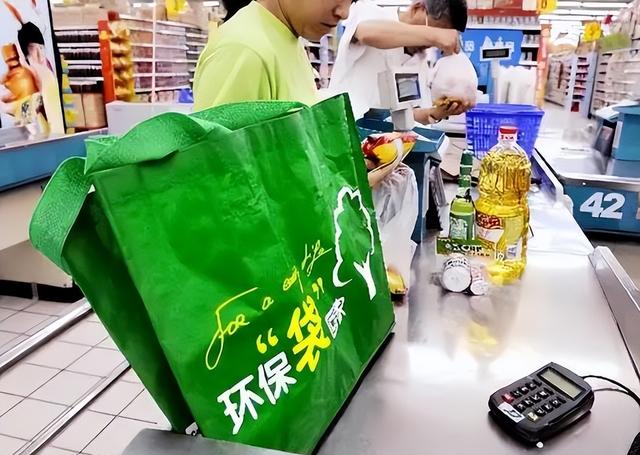 上海“禁塑”9月1日落地！外卖行业一夜变天，全国或将跟进